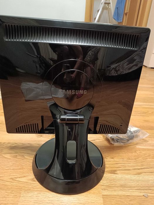 Продаю монитор Samsung Syncmaster 961BF