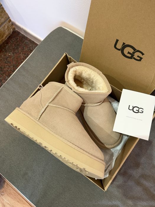 Ugg mini crem 39