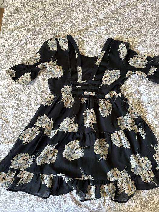 Ефирна рокля с цветен принт