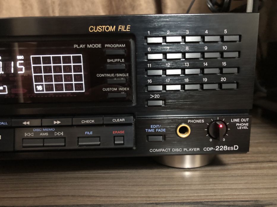 SОNY СD CDР-228ESD СД+opигинальный пульт