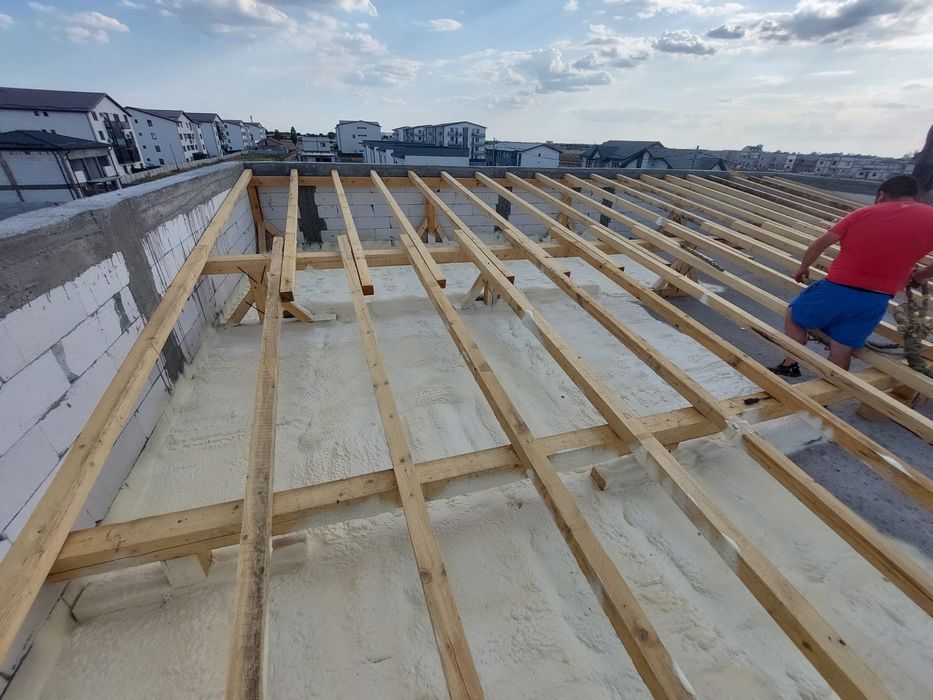 izolatie spuma poliuretanica izolatie casa izolatie mansarda hala pod