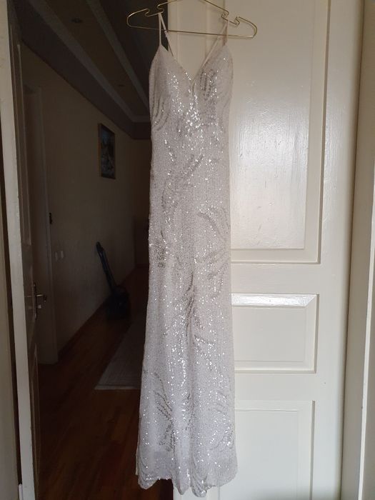 Вечернее ( свадебное) платье 42-44 размера ночти новая а
