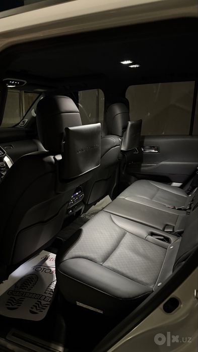 Toyota land cruiser 300