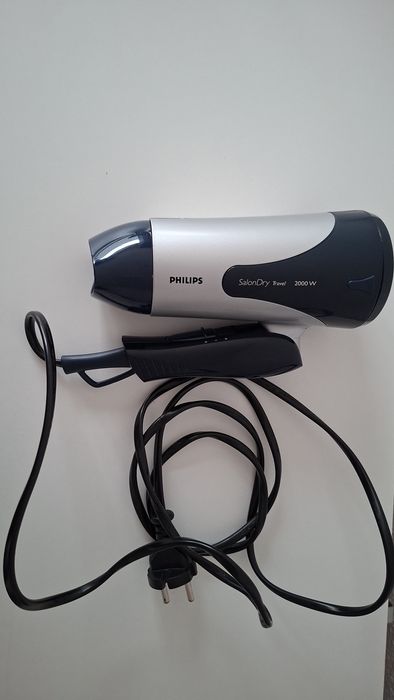 Uscător de păr/ Feon Phillips