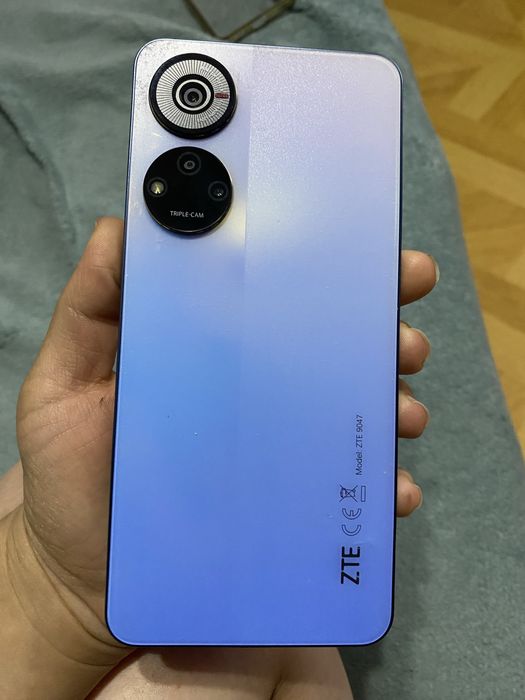 Vand telefon ZTE aproape nou
