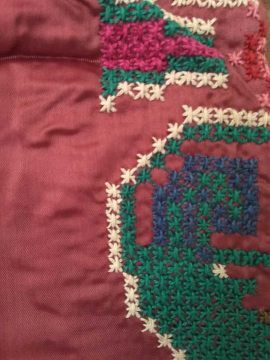 Антикварное сюзане - наволочки из шитья ручной работы.