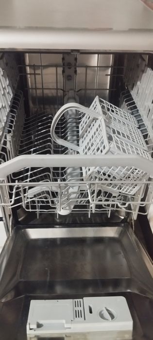 Продам посудомоечную машину