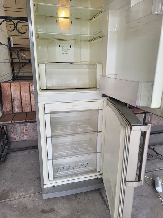 Холодильник Лж ноуфрост