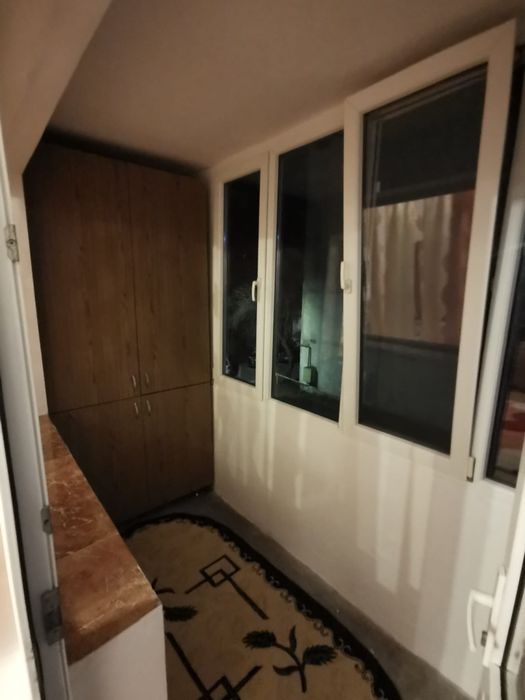 Închiriez apartament cu doua camere