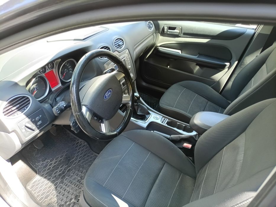 FORD Focus 2010 — imagine 5