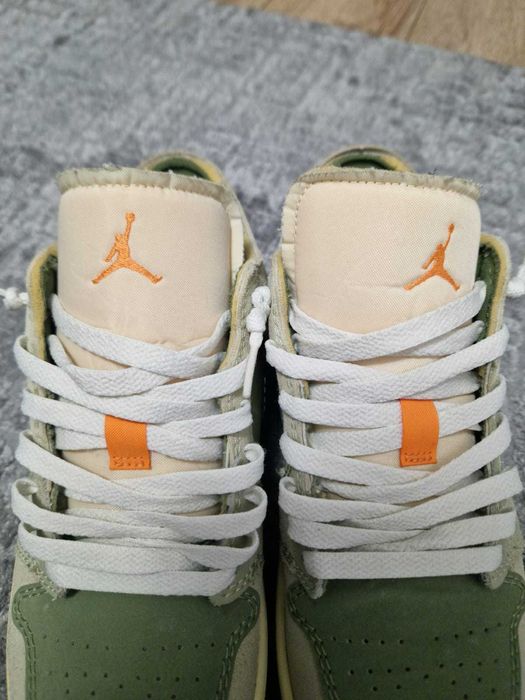 Jordan 1 Low SE Craft Light Olive