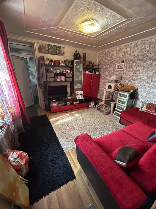 Двуетажна къща в с. Войнеговци!