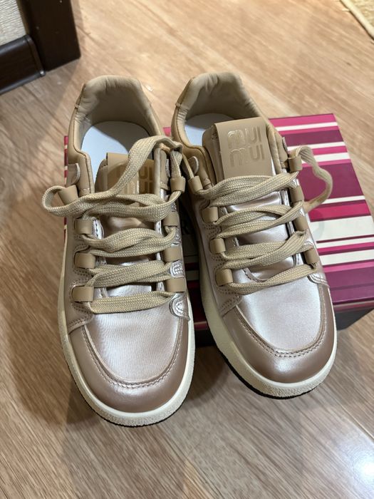 Новые кроссовки женские