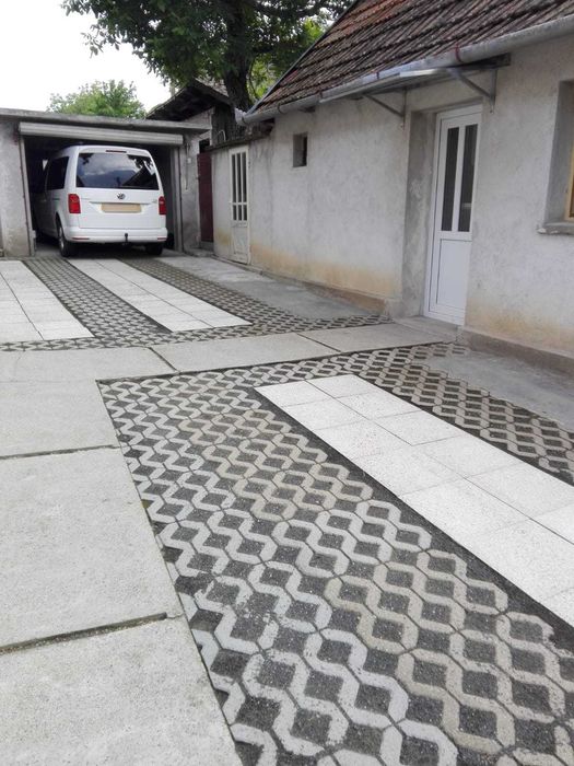 Casă de vânzare în Șiria (Arad) – 2 case, grădină mare, garaj