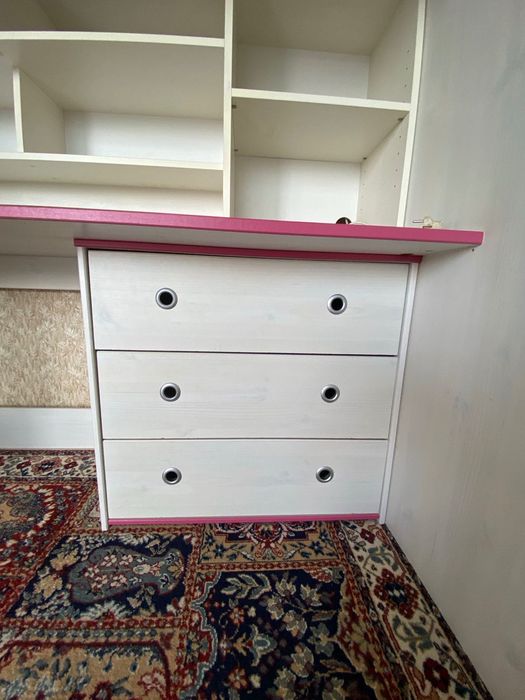 Юношеско легло с бюро, матрак, осветление, допълнителни рафтове, шкаф!