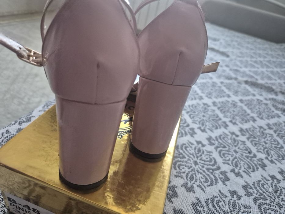 Туфли (басаножки)