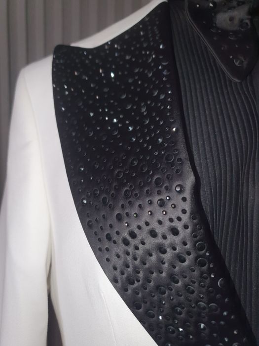 Costum de  mire  alb negru