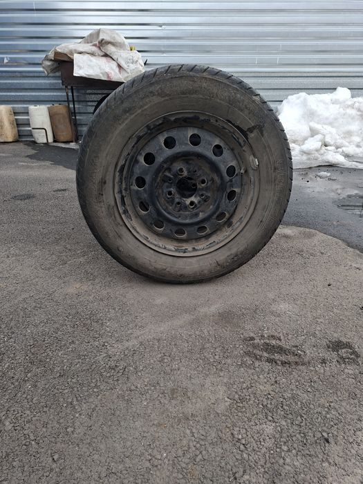 Продам шины с дисками хорошее состояние