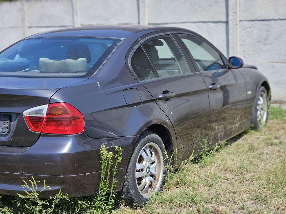 Vând piese BMW 318d E90 !