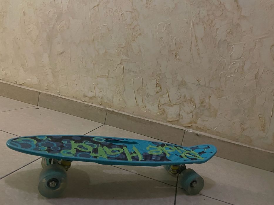Продам  скейтборт новый