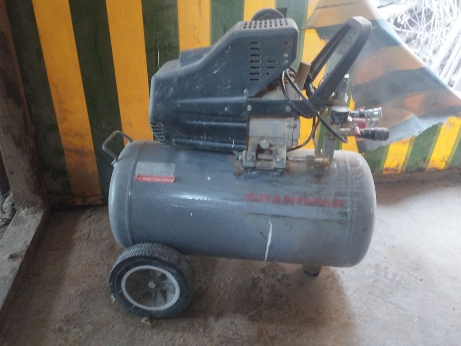 Продаётся компрессор в хорошем состоянии на 50 л