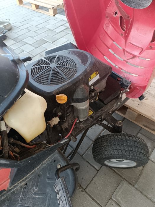 Tractoraș de tuns marca Club GARDEN made in Italia