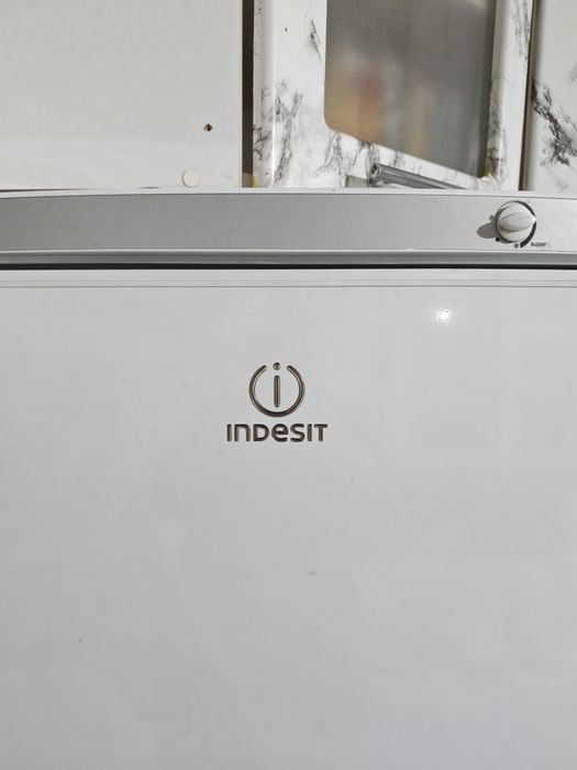 Морозильник Indesit. 7 отсеков