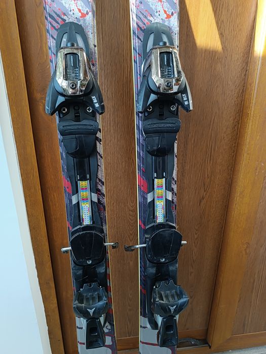 Skiuri Atomic Nomad 164