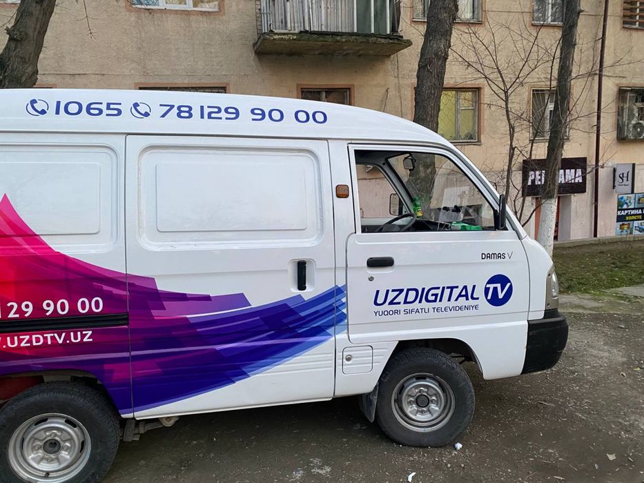 Avto reklama avtobrending