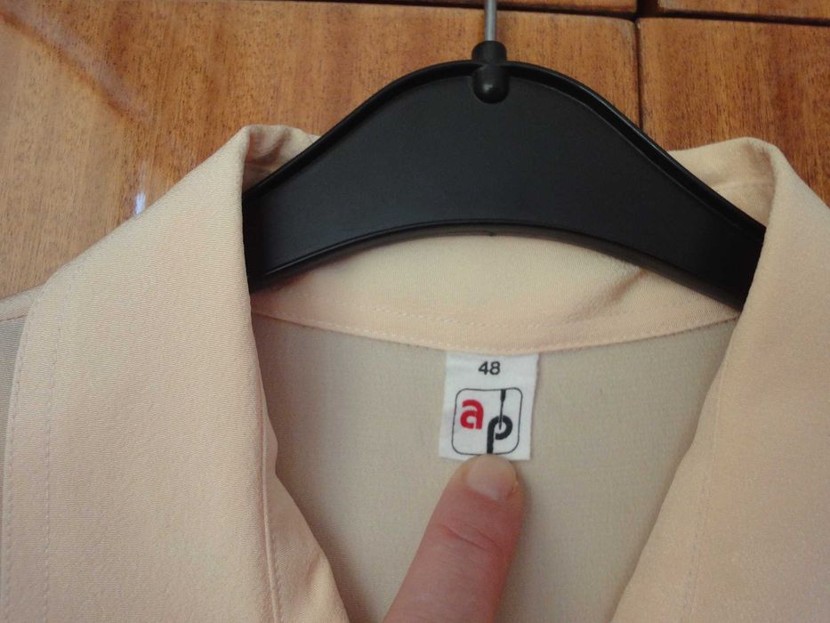 Ичистена дамска риза, размер 48, българско производство