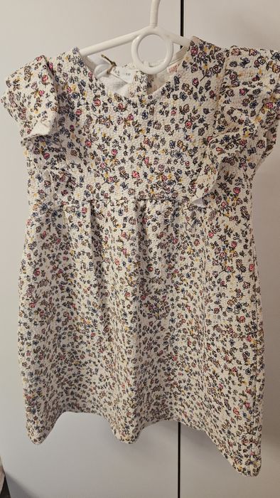 Коледна рокля,гащеризони и екип за момиче