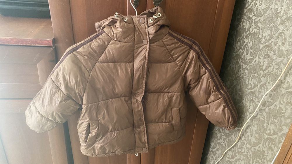 Продам детскую куртку