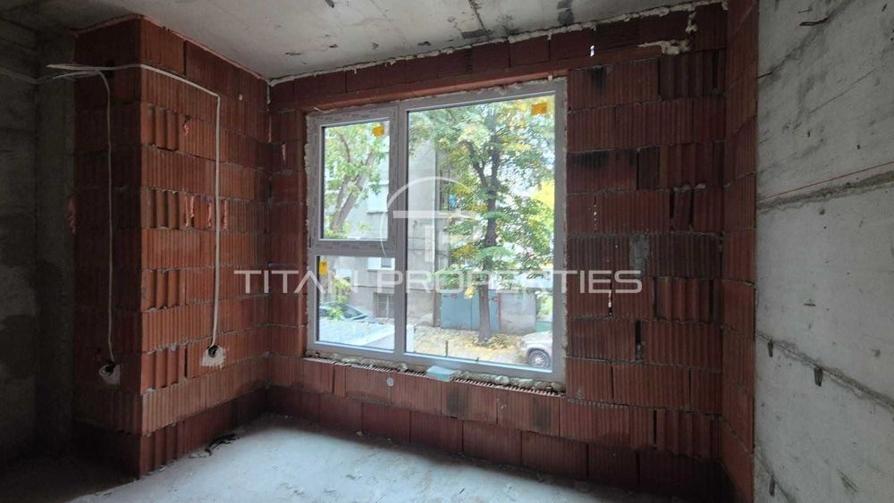 Продава се Тристаен апартамент в Пловдив, Център - 115 кв.м за 2400 €/кв.м - Снимка #2