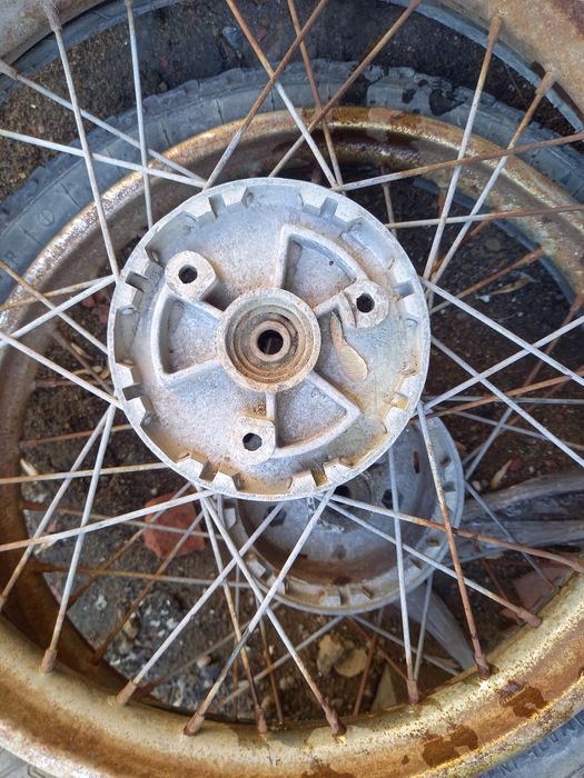 Колесо на мотоцикл