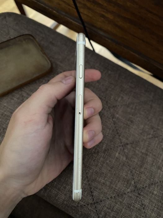 Продавам iPhone 6 в добро състояние.