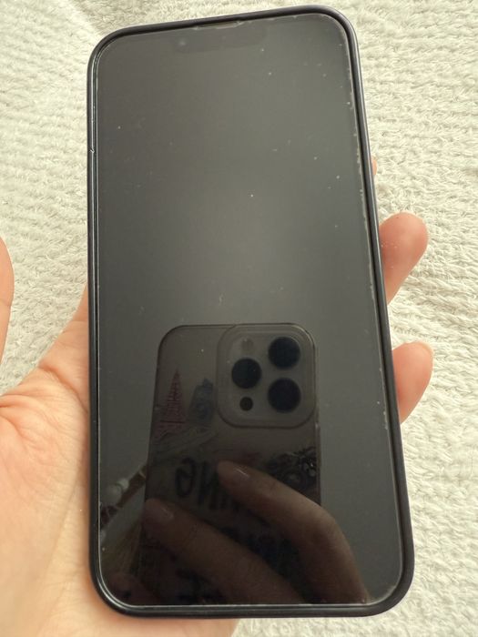 Iphone 13, Midnight, 128 GB, baterie 89%.