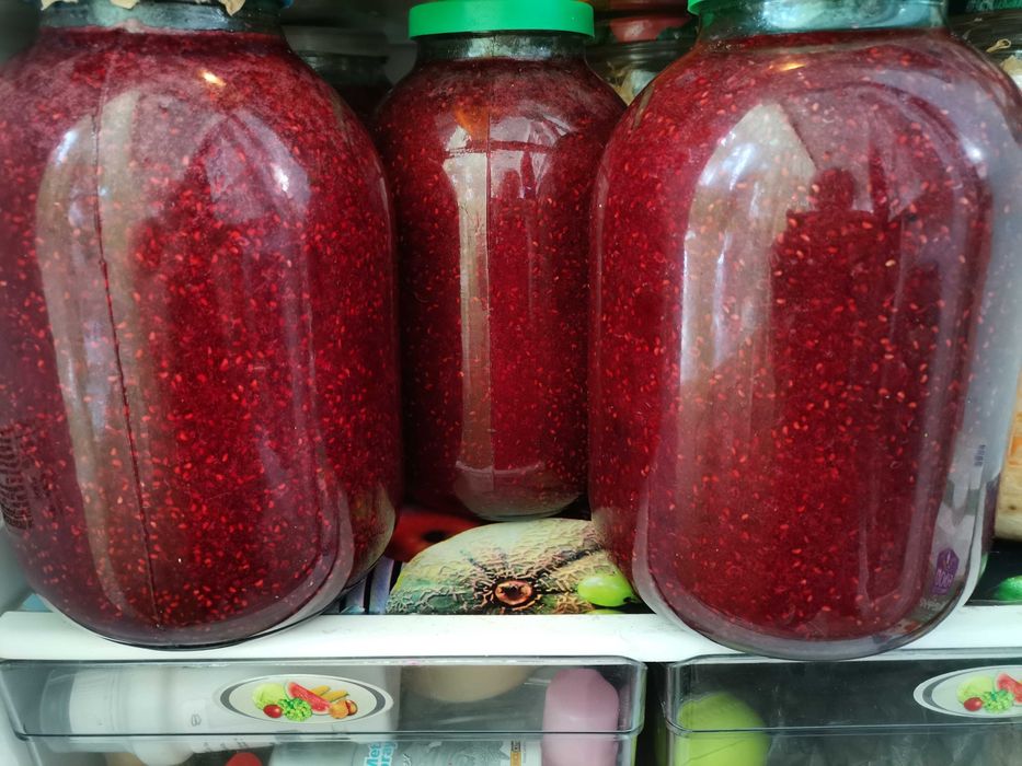 Продам малину домашнюю.