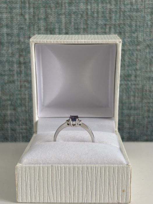 Пръстен бяло злато с диамант и танзанит