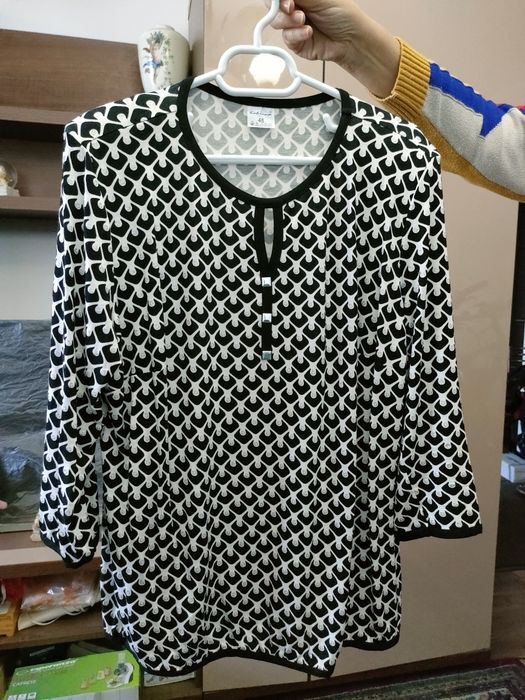 Bluză damă neagră cu model