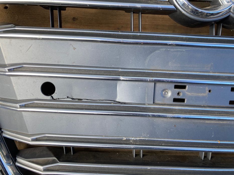 Оригинална Решетка Audi A4. S4. B9. (2015-2024). 8W0853651M.