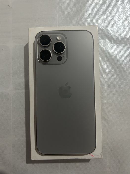 Айфон 15про мах