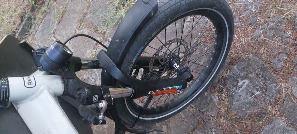 Продавам електрически немски алуминиев карго байк  28 цола