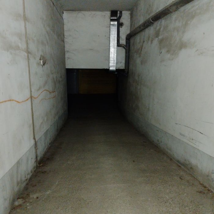 Продава се Гараж / Паркомясто в Русе, Център - 18 кв.м за 1500 €/кв.м - Снимка #5