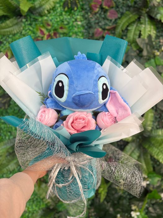 Букет Стич в синьо или розово