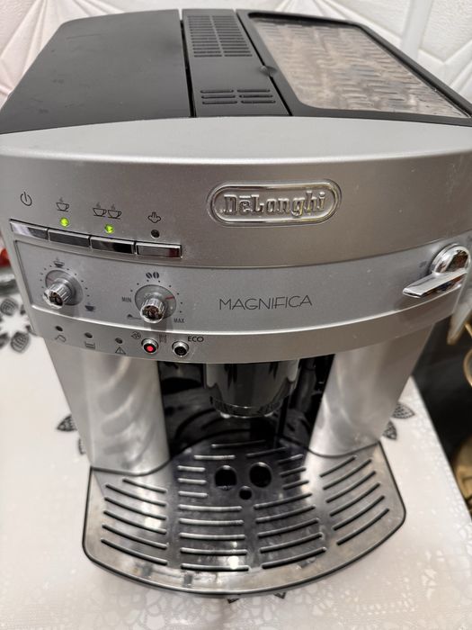 Aparat de cafea Delonghi