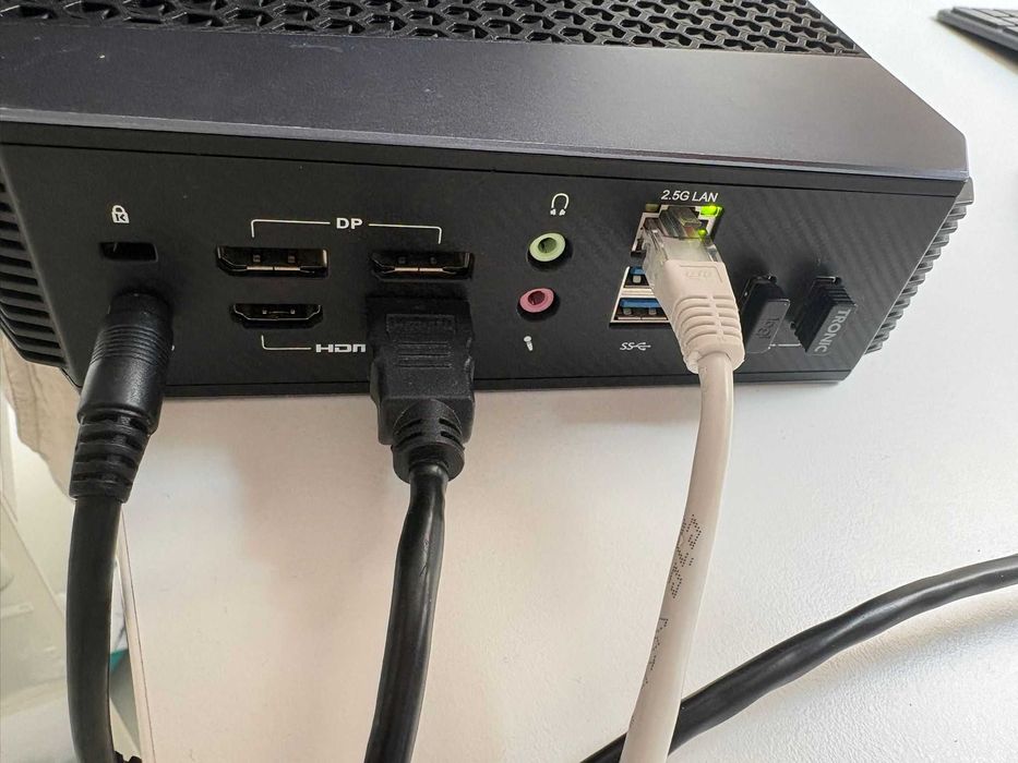 MiniPC Minisforum HX90 - Ryzen 9 5900HX, Samsung 980 500 GB, 32 GB RAM