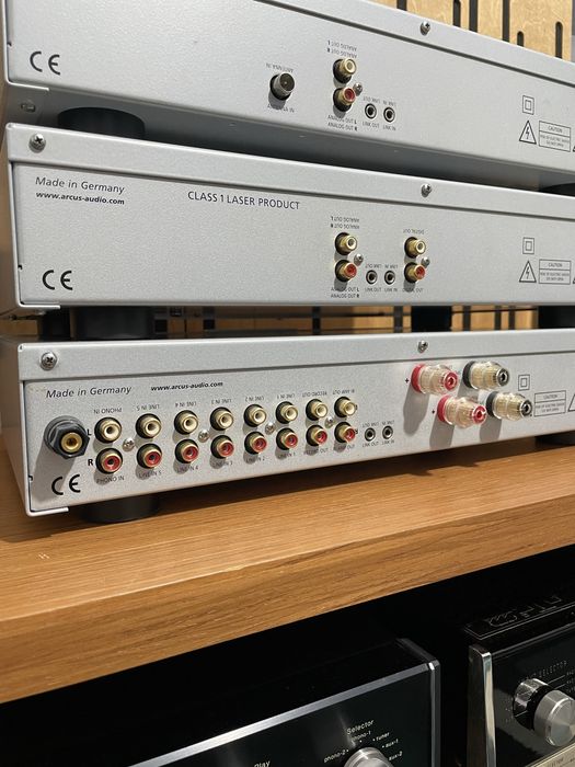 Arcus first class amplifier cd player si tuner