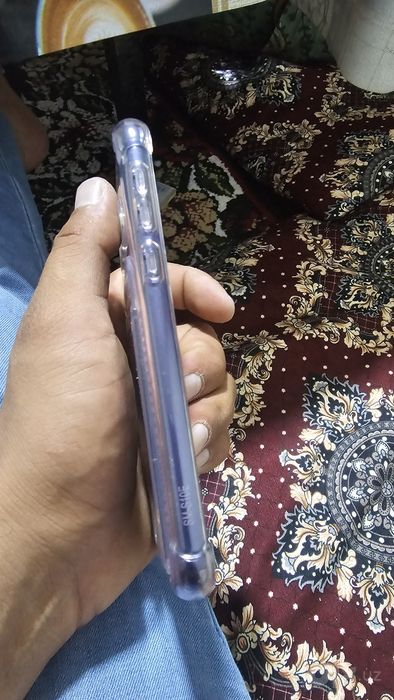 Samsung s 10 e 128 gb xotira 6 gb ram