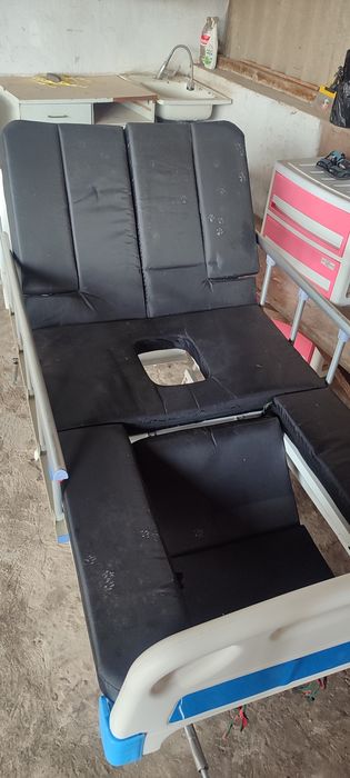 Медицинская кровать с матрасом