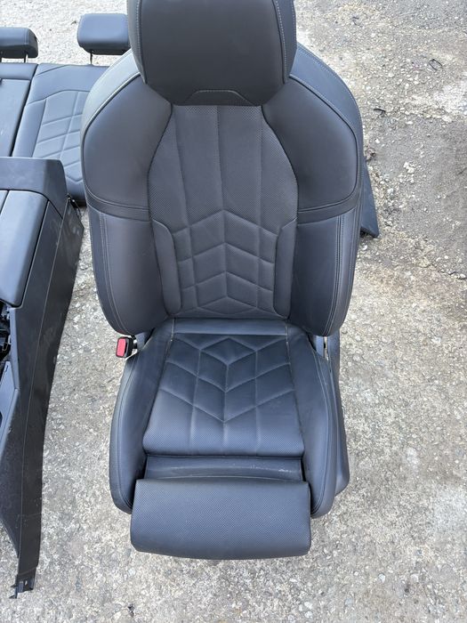 Салон за BMW G60 М paket седан